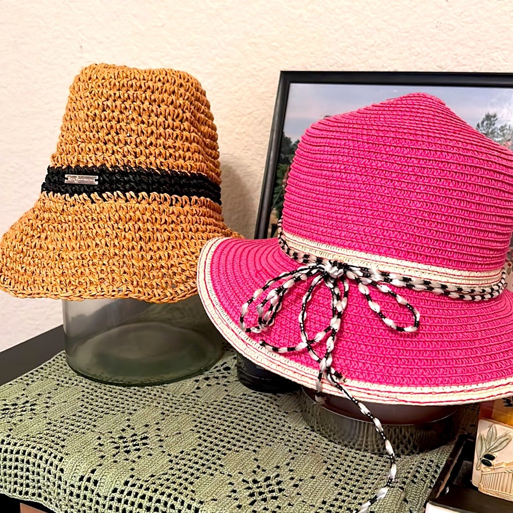 2 sun hats